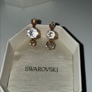 Swarovski Constella Brilliant Cut Crystals Earrings Gold-Tone Plated 5616919